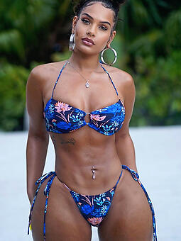 ebony bikini models first undecorated poses