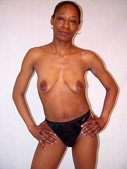 ebony wide drapery tits shows her nice