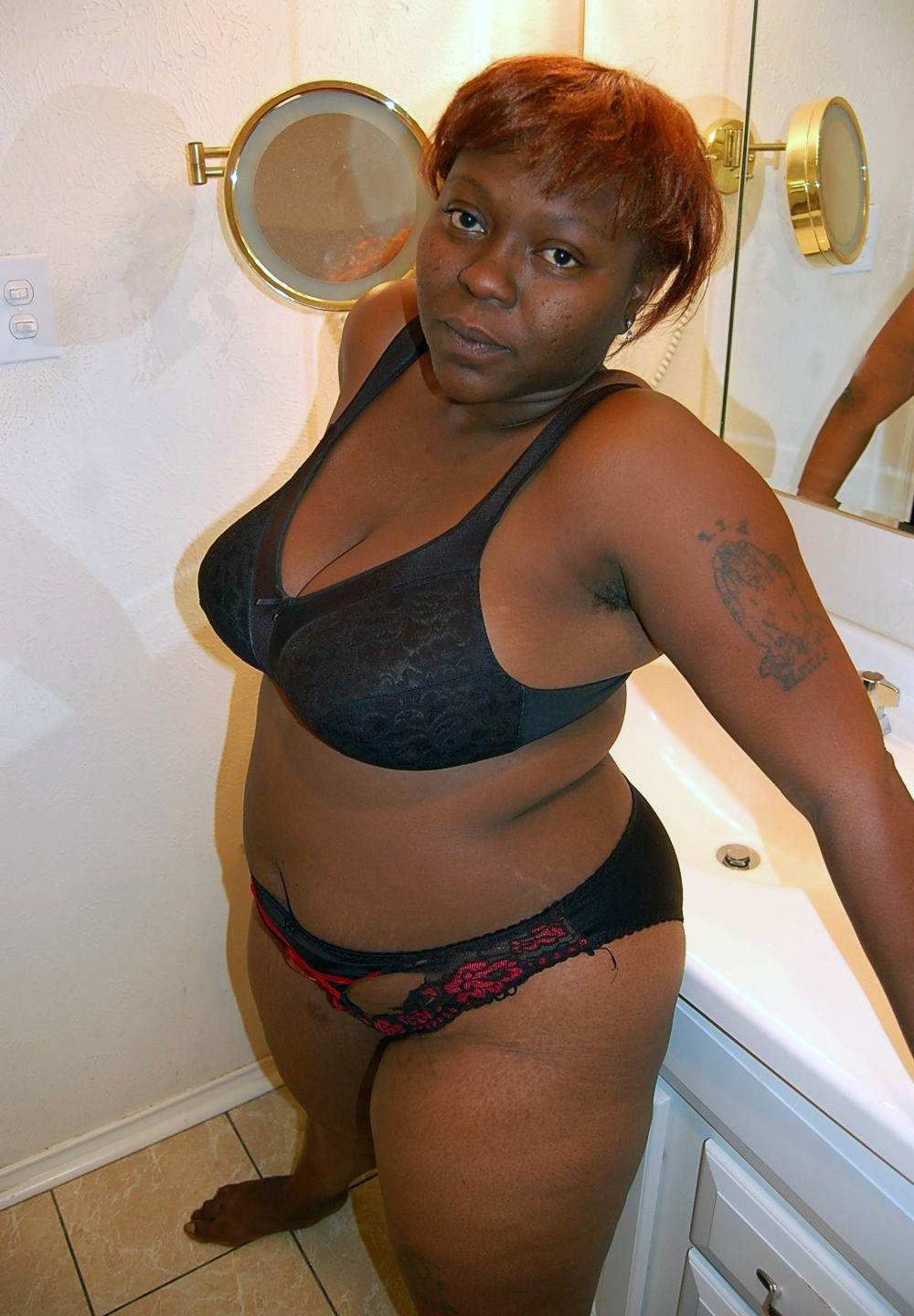 naked hyacinthine wife unconforming porn pics