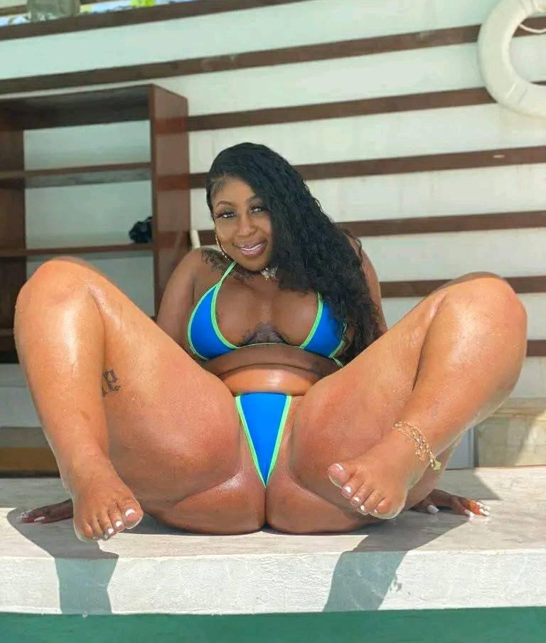 ebony in bikini porn gallery