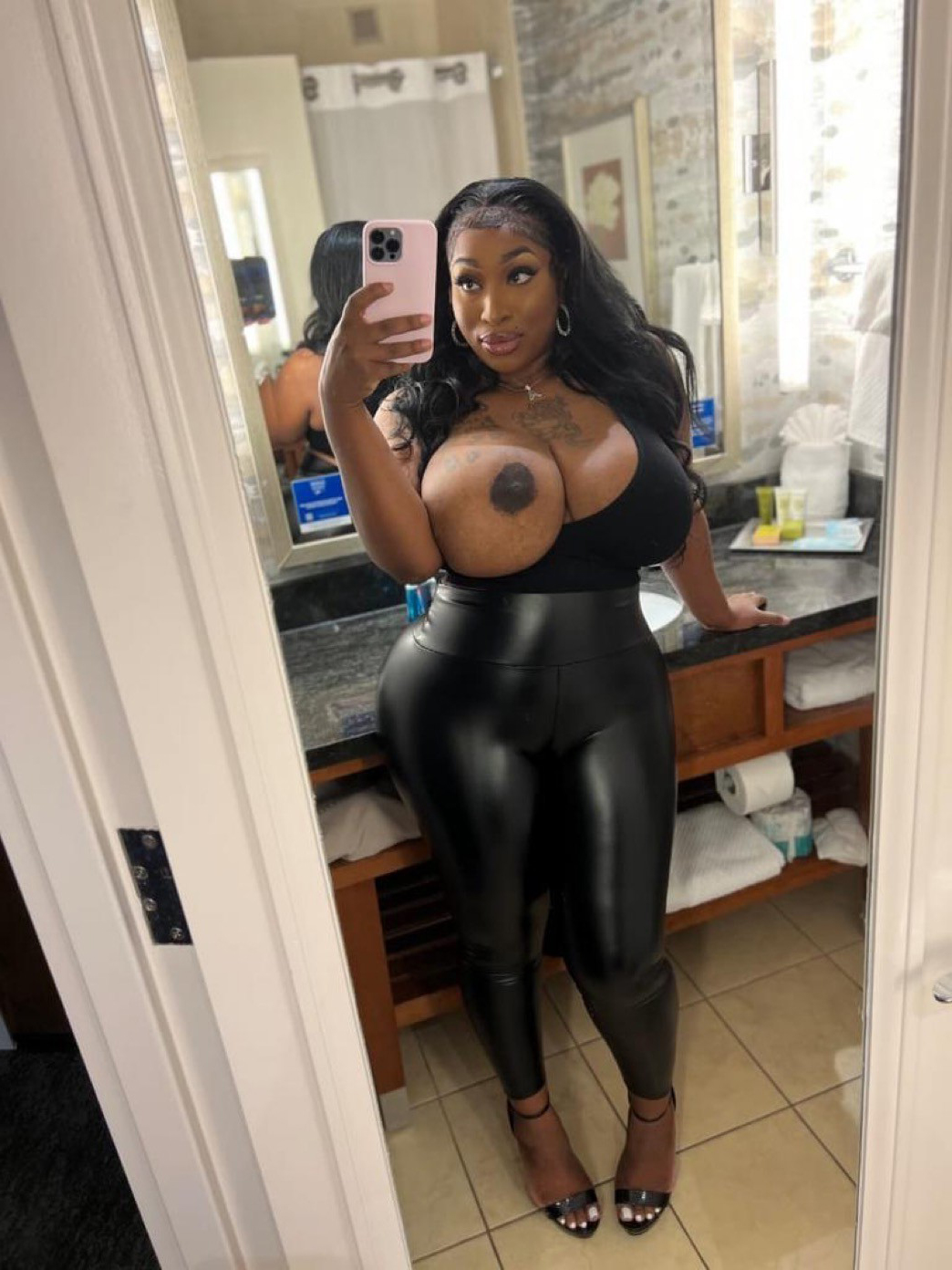 porn pics of naked ebony selfshots