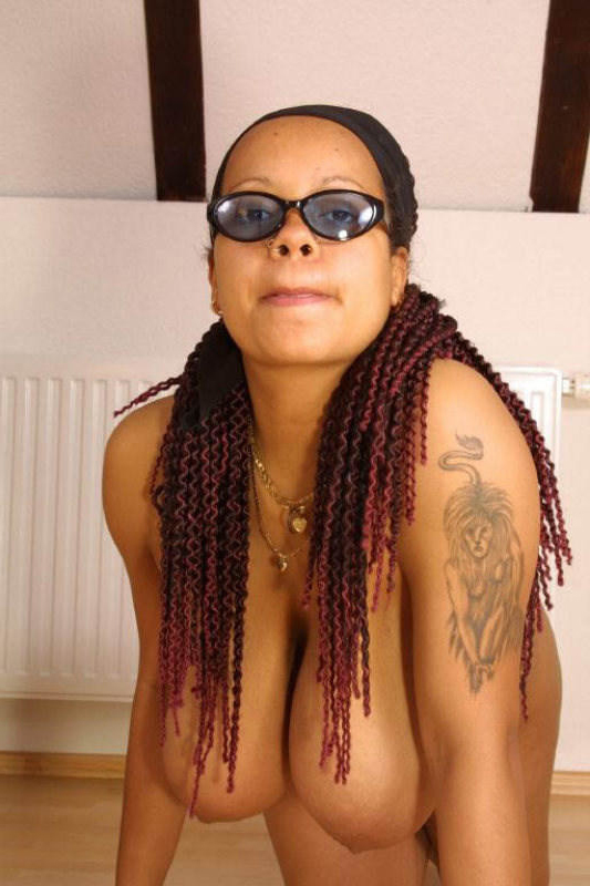 porn pics of naked tattooed coal-black milf