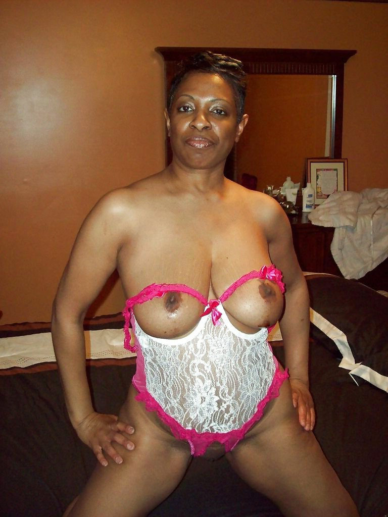 give someone a once-over Mr Big ebony lingerie free porn pics