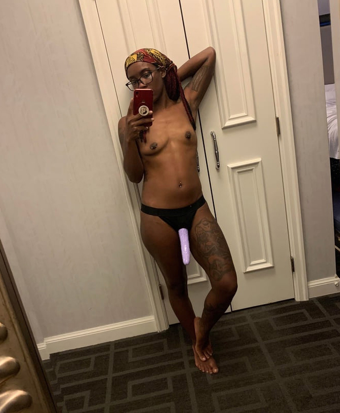 amature ebony selfshot naked